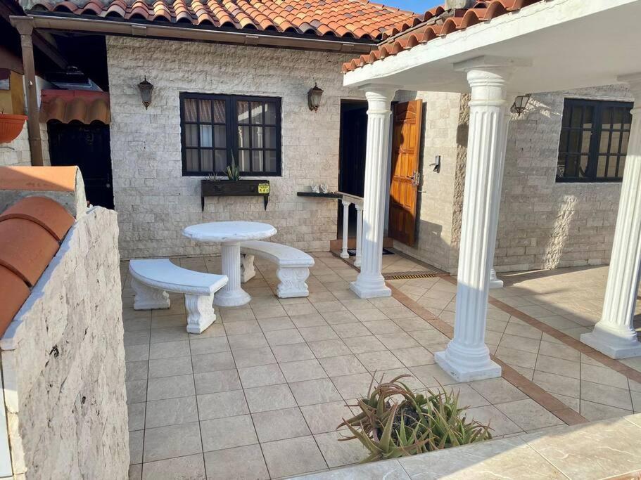 3-Bedroom Villa With A Jacuzzi Noord Eksteriør bilde